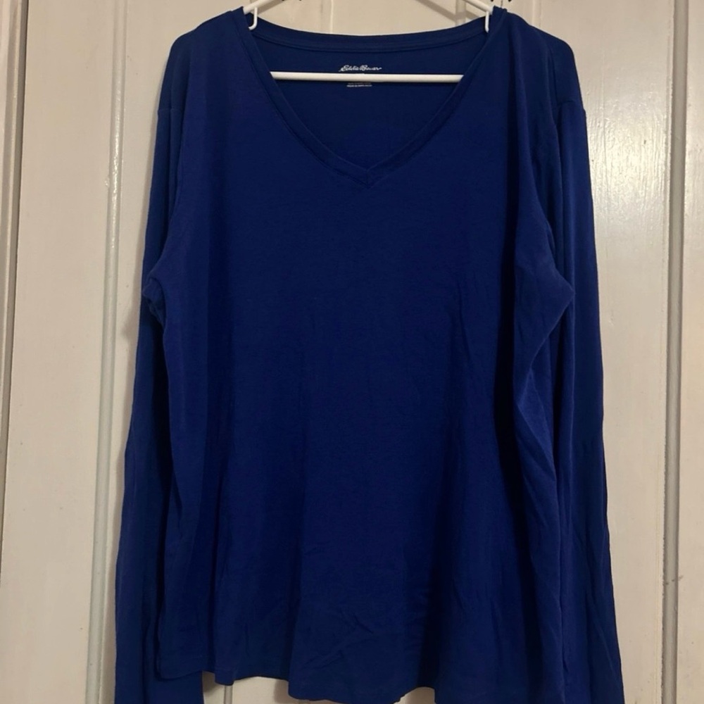 Eddie Bauer Women's V-Neck Long-Sleeve Top in Deep Blue